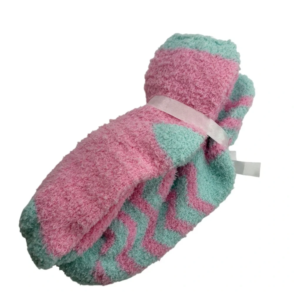 Unbranded Fuzzy Socks OS Pink Blue Chevron Zig‎ Zag Plush Cozy Slipper Socks